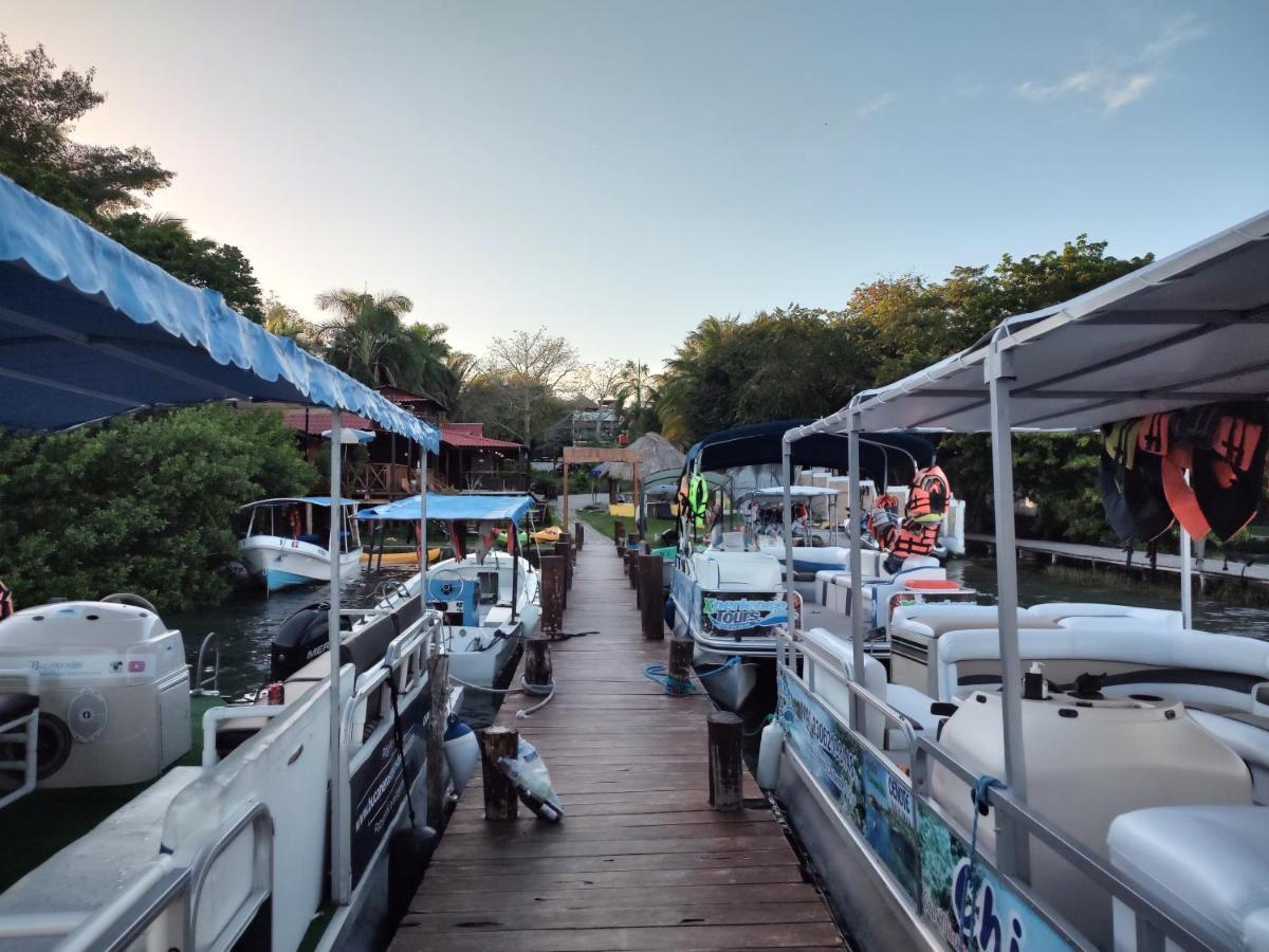 Papitos Bacalar Hotel And Marina Exterior foto